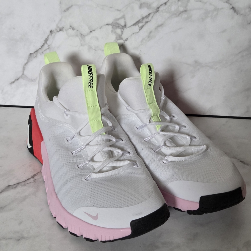 Nike Free Metcon 6 White Bright Crimson Pink Foam Womens Sneakers Shoes 11.5 - Picture 2 of 9